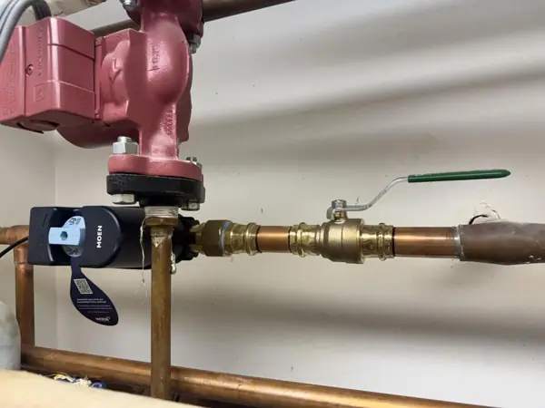 Hot water recirculation pump, after: Pump and smart water shut-off