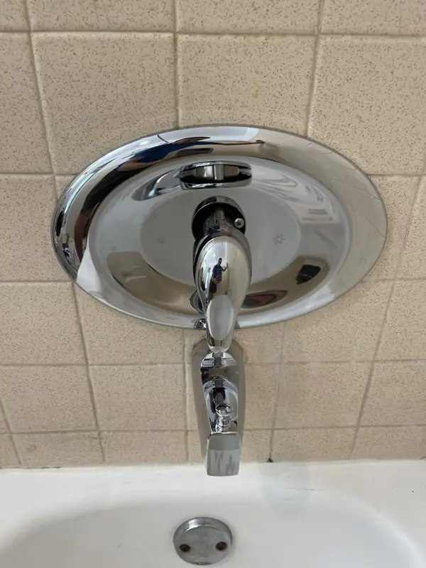 Tub and shower valve replacement, after: New single-handle trim